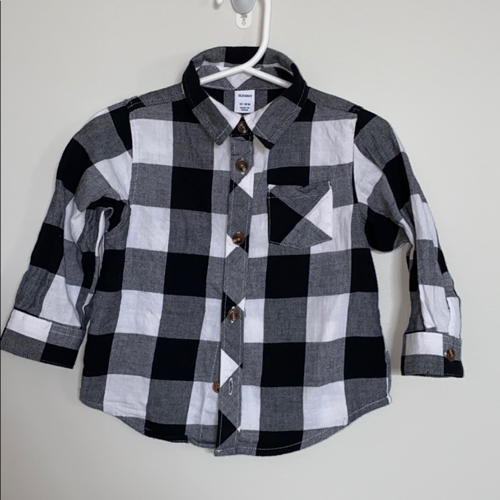 Old Navy black and white Gingham button down